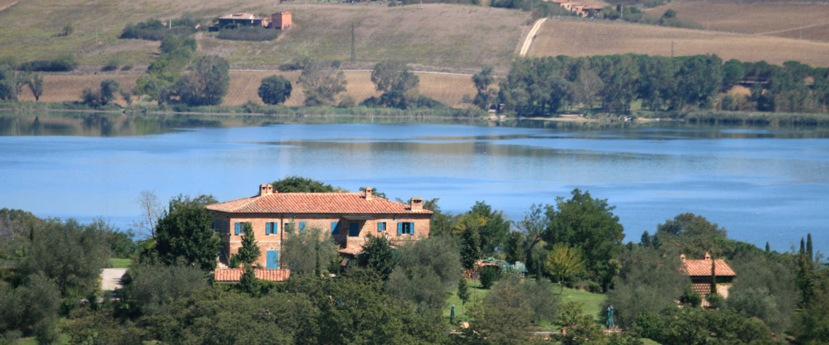 Vista panoramica dal Poggio Pilella sul Lago di Chiusi